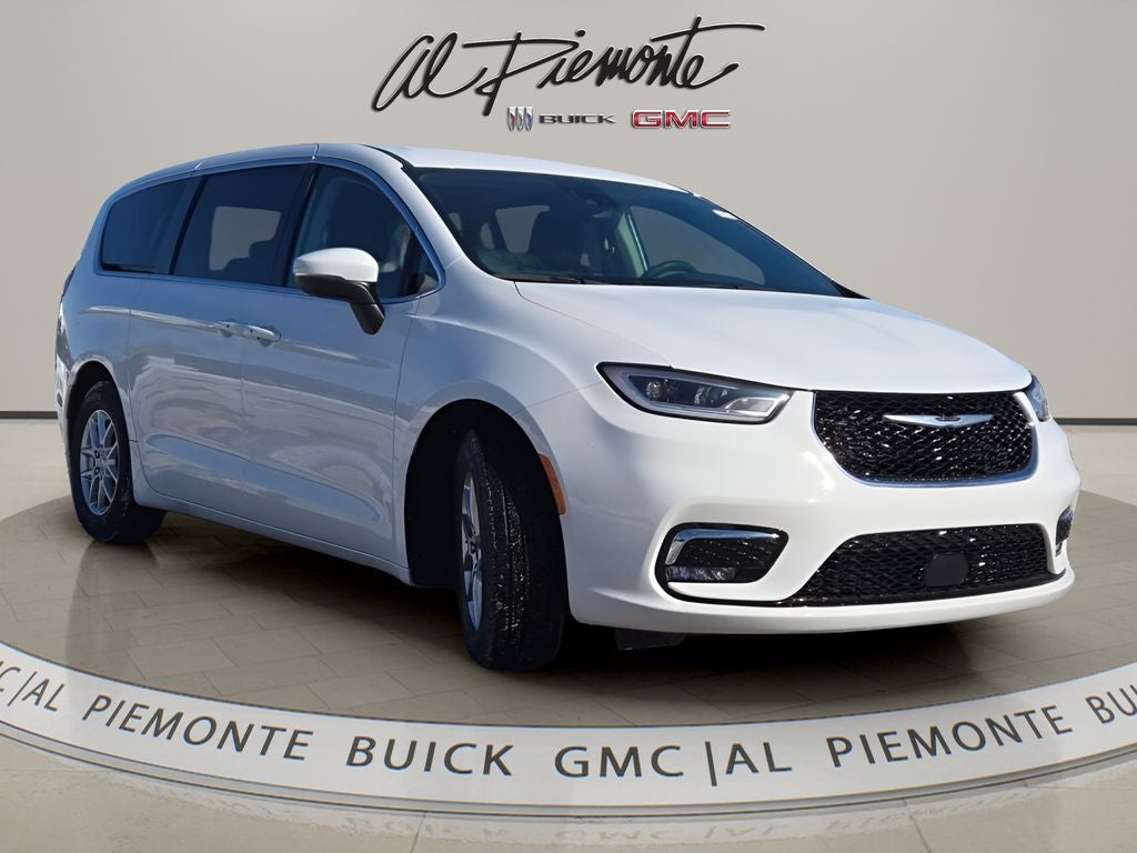 2023 Chrysler Pacifica Touring L in Bright White Clearcoat — front three-quarter view