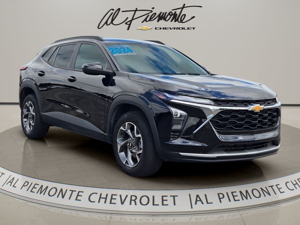 2025 Chevrolet Trax LT in Black Metallic — front three-quarter view